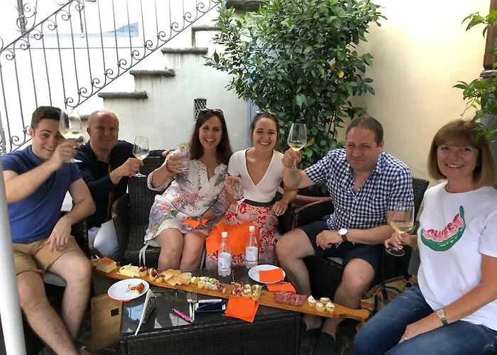 Vecchia Luna With Pool By Italian דירה